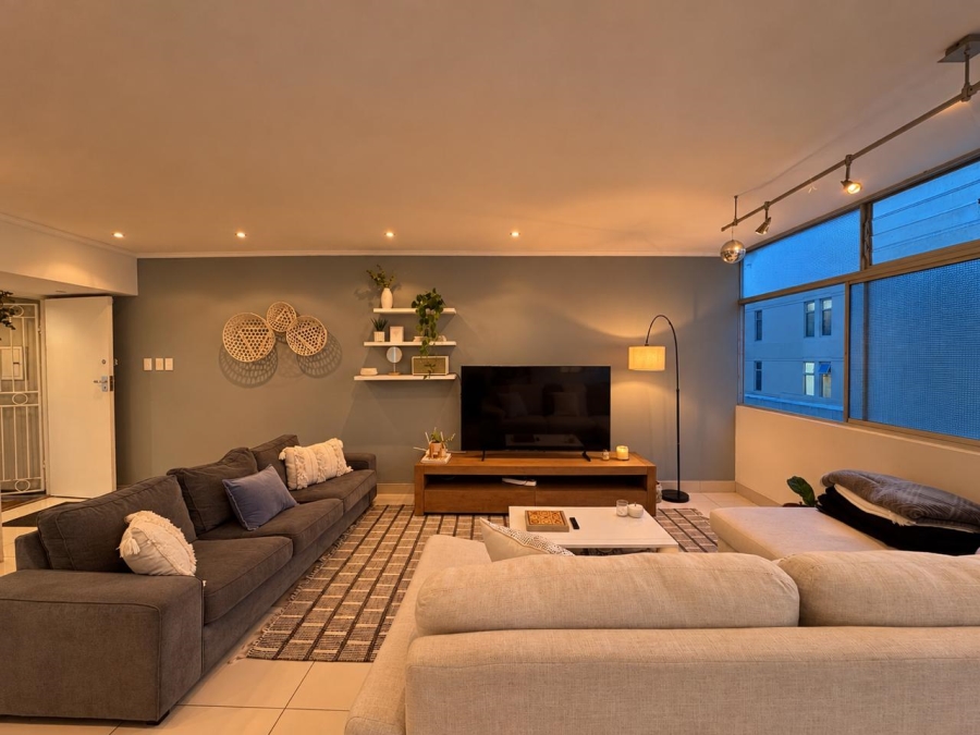 To Let 3 Bedroom Property for Rent in Sea Point Western Cape